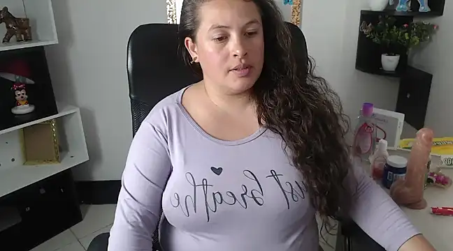 SaraThomso online show from February 2025 09:07:01 AM