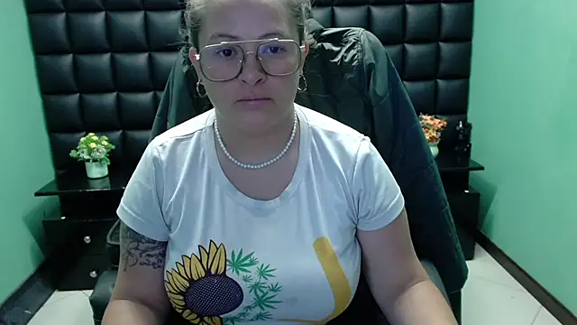 SaraThomso online show from February 2025 03:01:02 AM