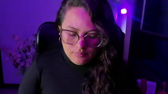 SaraThomso online show from September 2025 03:28:02 AM