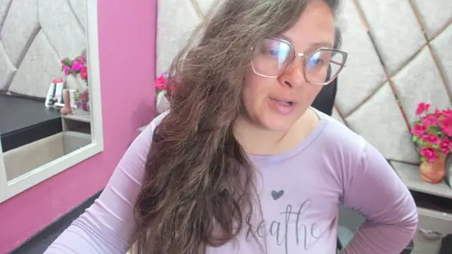 SaraThomso online show from October 2025 04:08:02 AM