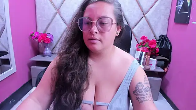 SaraThomso online show from November 2025 02:19:01 PM