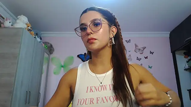 caroline jonson online show from November 2025 10:01:01 PM