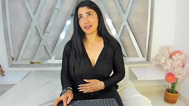 Snapshot of Danna_777_ chatting on February 2025 03:31:02 AM Danna 777 online show from February 2025 03:31:02 AM