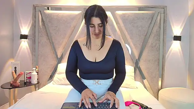 Snapshot of Danna_777_ chatting on September 2025 09:37:01 PM Danna 777 online show from September 2025 09:37:01 PM