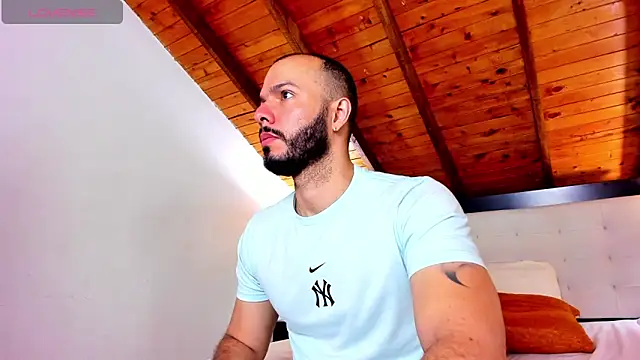 Tom Bailey online show from October 2025 12:45:02 PM