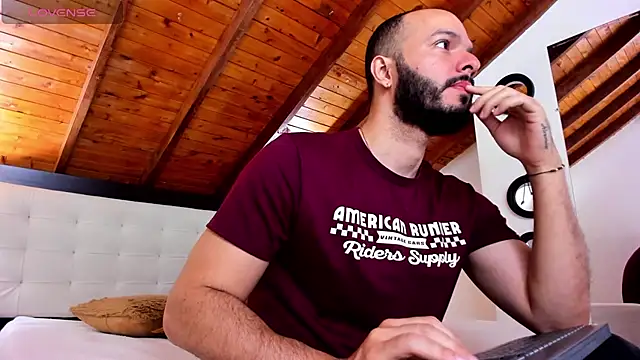 Tom Bailey online show from November 2025 12:37:02 PM