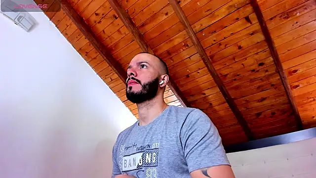 Tom Bailey online show from December 2025 12:32:02 PM