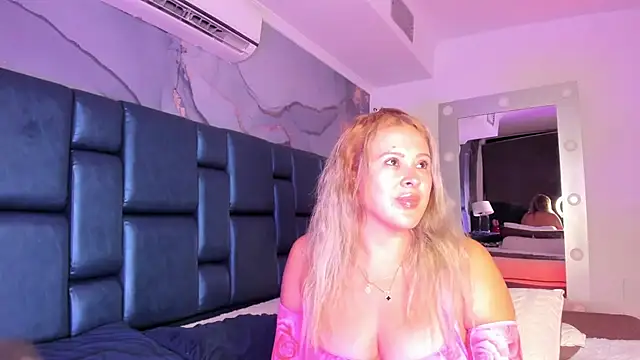 ALONDRAMILF online show from November 2025 02:34:01 AM