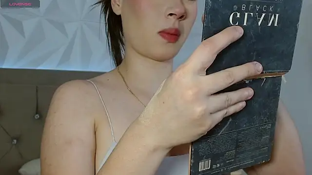 Gwen drew online show from March 2026 03:47:01 PM