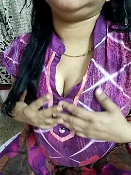 cuteyqueen online show from April 2026 02:53:02 AM