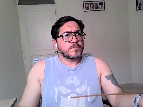 Snapshot of OsoMaduro12 chatting on December 2025 08:36:02 PM OsoMaduro12 online show from December 2025 08:36:02 PM