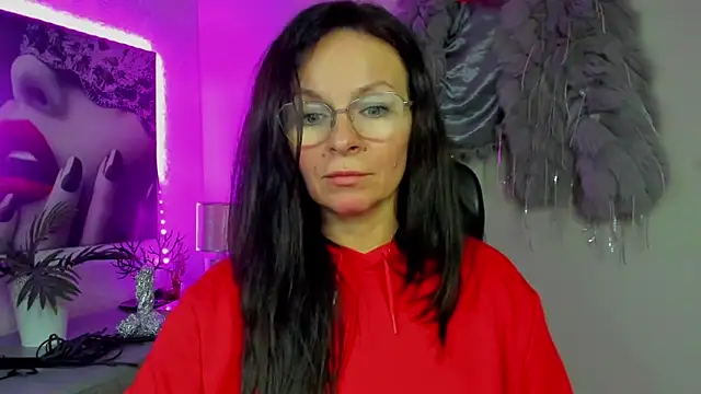 HelenLuxx online show from December 2025 05:30:01 PM