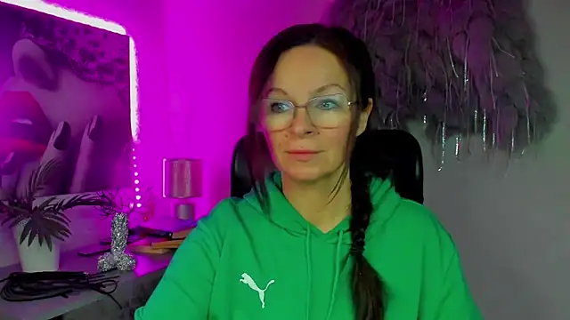 HelenLuxx online show from January 2026 06:50:02 AM