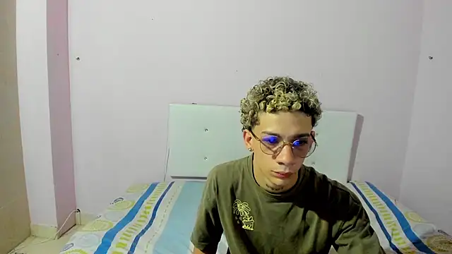 mateodeamjo online show from November 2025 06:05:01 AM