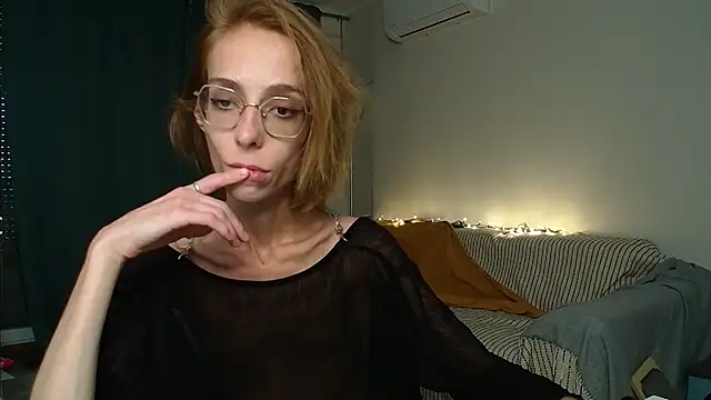 Snapshot of amber_quell_here chatting on May 2026 03:53:02 PM amber quell here online show from May 2026 03:53:02 PM