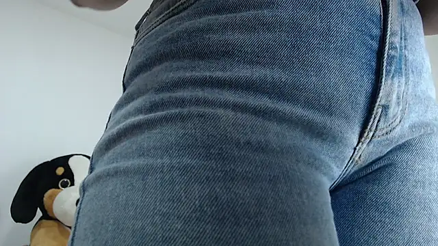 Amelia Debora Antonella online show from October 2025 01:11:01 PM