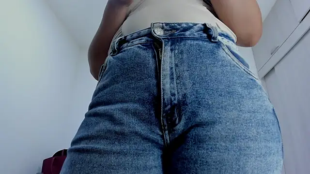 Amelia Debora Antonella online show from March 2026 01:08:01 PM