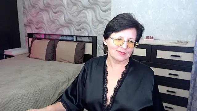 Snapshot of VitaCharm chatting on February 2025 10:25:01 PM VitaCharm online show from February 2025 10:25:01 PM