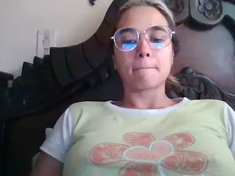 trianabell online show from February 2025 03:42:02 PM