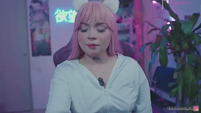 sensualkattt online show from September 2025 01:44:02 PM