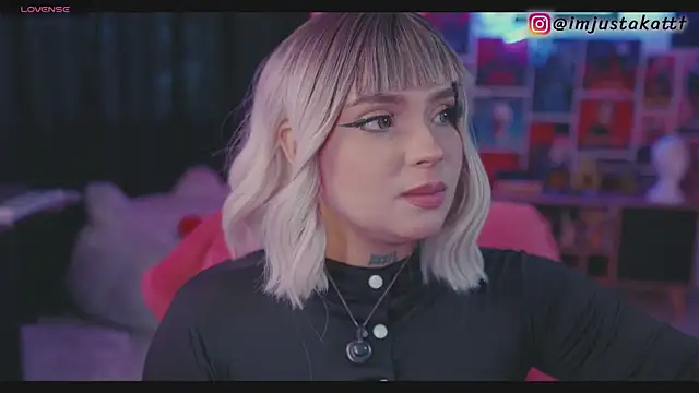 sensualkattt online show from June 2026 01:35:02 PM