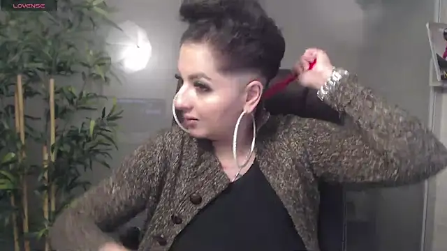 BustyAllyy online show from January 2025 12:22:01 AM