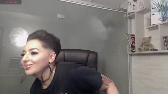 BustyAllyy online show from January 2025 08:46:02 PM