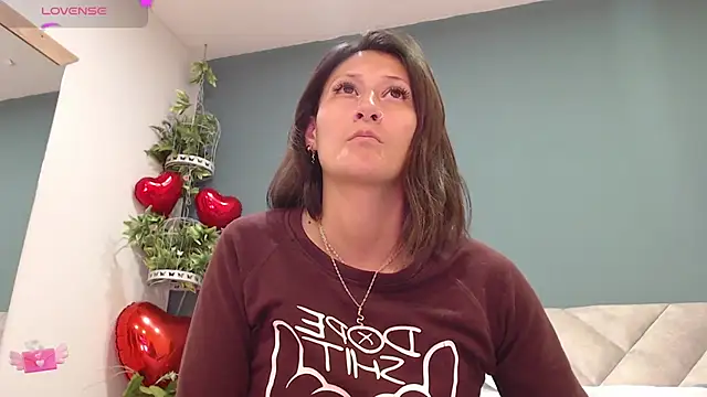 SharisWillian online show from February 2025 04:03:02 AM