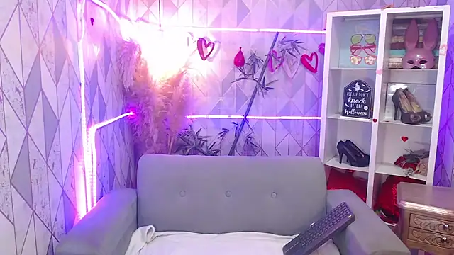 charlottemoonxz online show from November 2025 07:59:01 PM