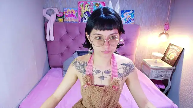 charlottemoonxz online show from March 2026 07:06:02 PM