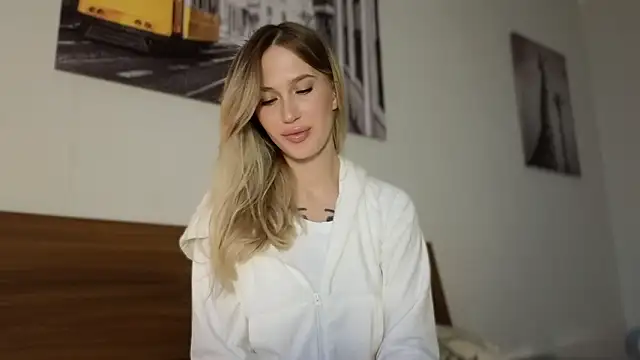 Snapshot of lluna_drug chatting on March 2026 04:01:01 PM lluna drug online show from March 2026 04:01:01 PM