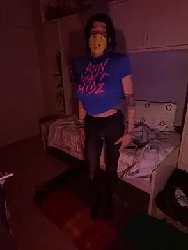 Kamaleonix online show from February 2025 10:09:01 PM