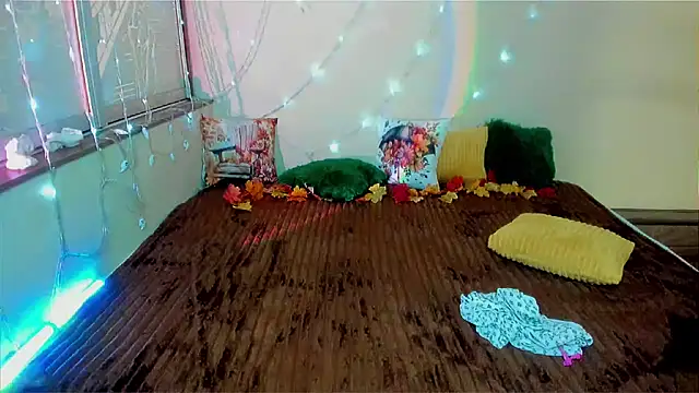 LizaSenri online show from September 2025 07:29:01 PM