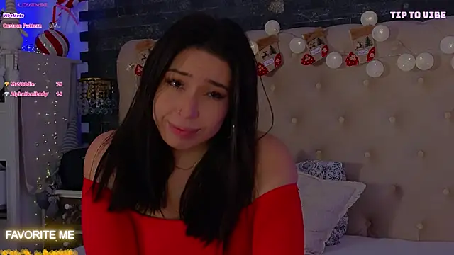 Snapshot of KimArts chatting on December 2024 01:40:02 AM KimArts online show from December 2024 01:40:02 AM