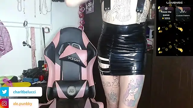 charlotbelucci  online show from February 2026 11:33:01 PM