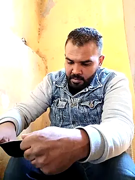 ListedLoin online show from February 2025 09:00:01 AM