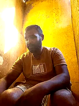 ListedLoin online show from November 2025 01:01:02 PM