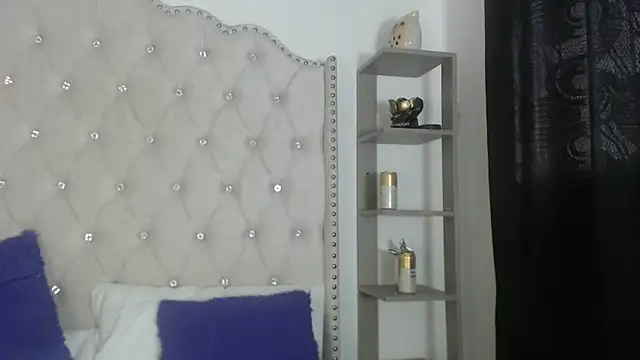 Snapshot of Abril_Squirt chatting on June 2026 07:56:01 PM Abril Squirt online show from June 2026 07:56:01 PM