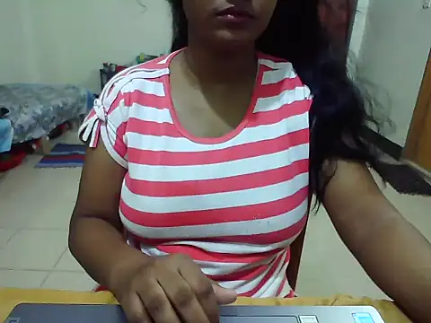 Snapshot of JustinaIra chatting on September 2025 08:11:02 PM JustinaIra online show from September 2025 08:11:02 PM