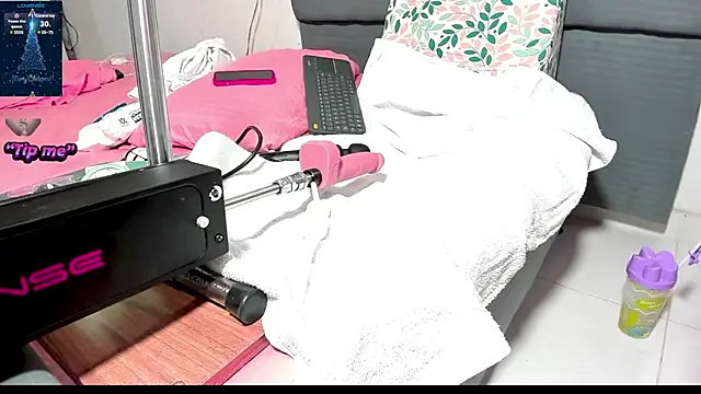 blondeb201 online show from December 2024 10:56:01 PM