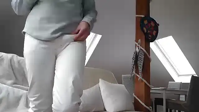 Snapshot of maxmueller321 chatting on December 2024 09:40:02 AM maxmueller321 online show from December 2024 09:40:02 AM