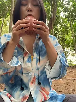 Eliza-E online show from April 2026 01:53:01 AM