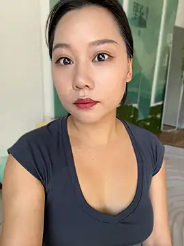 Eliza-E online show from August 2026 01:19:01 AM