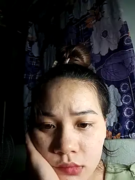Snapshot of Ngoc-Trinh chatting on December 2024 03:10:01 PM Ngoc-Trinh online show from December 2024 03:10:01 PM