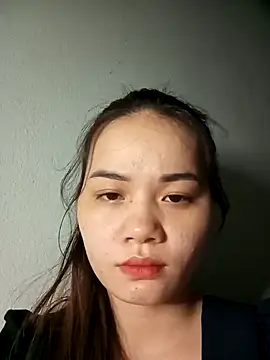 Snapshot of Ngoc-Trinh chatting on December 2024 03:52:01 PM Ngoc-Trinh online show from December 2024 03:52:01 PM