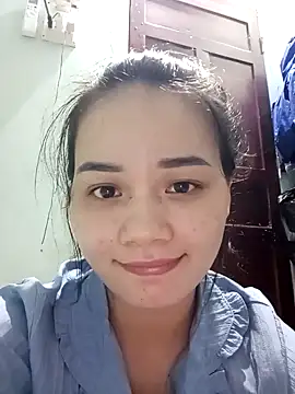 Snapshot of Ngoc-Trinh chatting on December 2024 06:02:02 AM Ngoc-Trinh online show from December 2024 06:02:02 AM