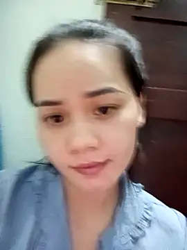 Snapshot of Ngoc-Trinh chatting on January 2025 06:13:02 AM Ngoc-Trinh online show from January 2025 06:13:02 AM