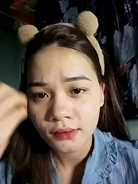 Snapshot of Ngoc-Trinh chatting on January 2025 04:14:02 PM Ngoc-Trinh online show from January 2025 04:14:02 PM