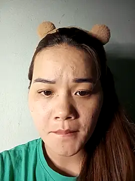 Snapshot of Ngoc-Trinh chatting on February 2025 04:32:01 PM Ngoc-Trinh online show from February 2025 04:32:01 PM