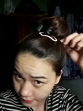 Snapshot of Ngoc-Trinh chatting on March 2025 04:32:01 PM Ngoc-Trinh online show from March 2025 04:32:01 PM
